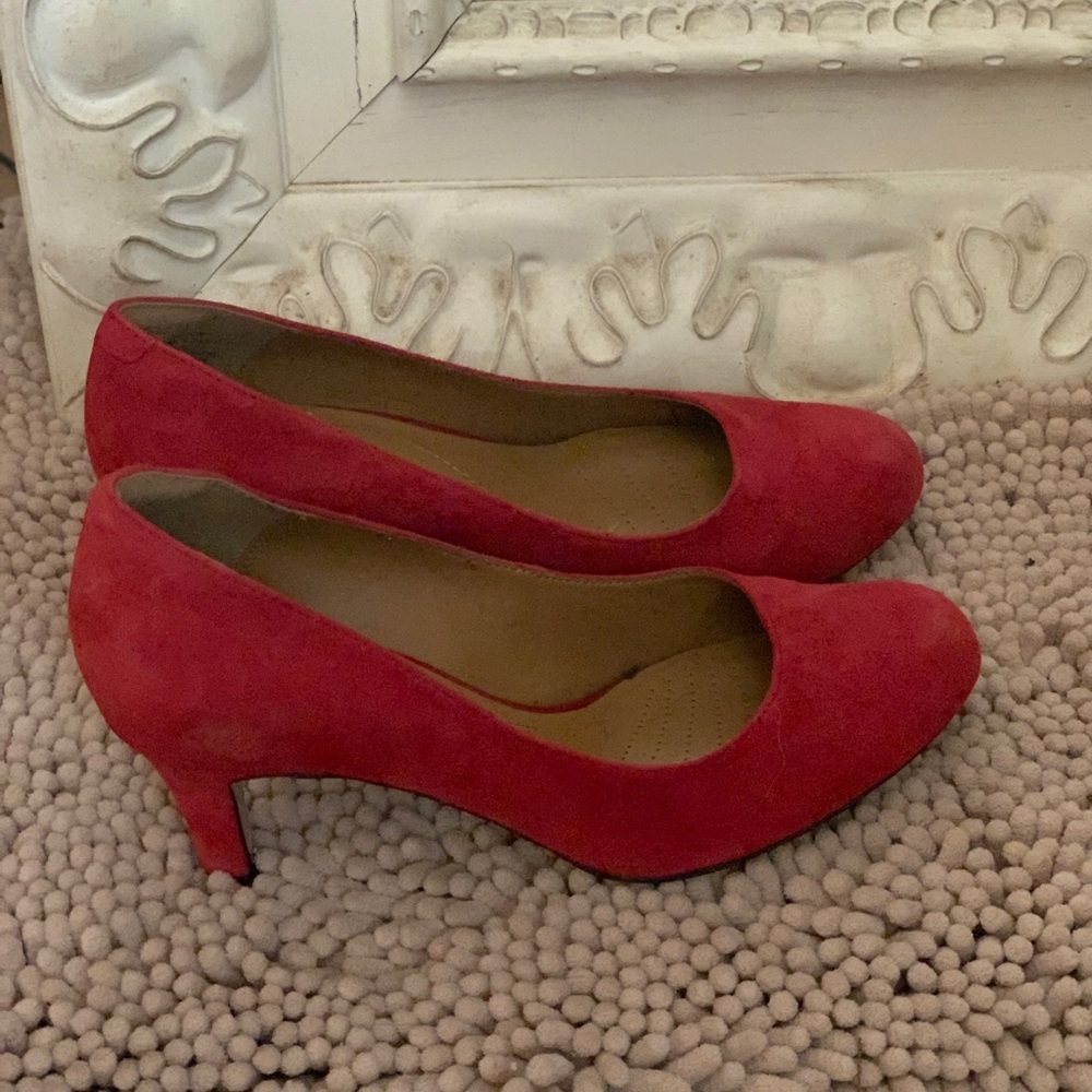 Clark’s worn once size 7